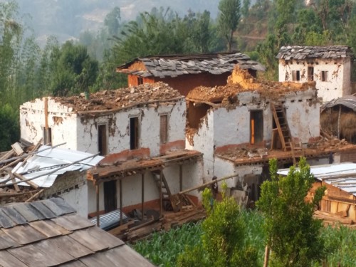 het dorp is zwaar beschadigd