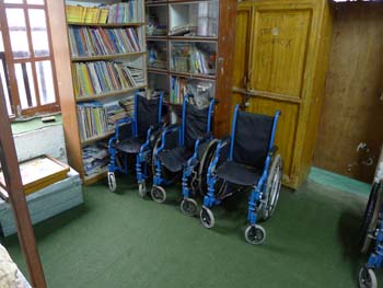 Bibliotheek en de nieuwe rolstoelen
